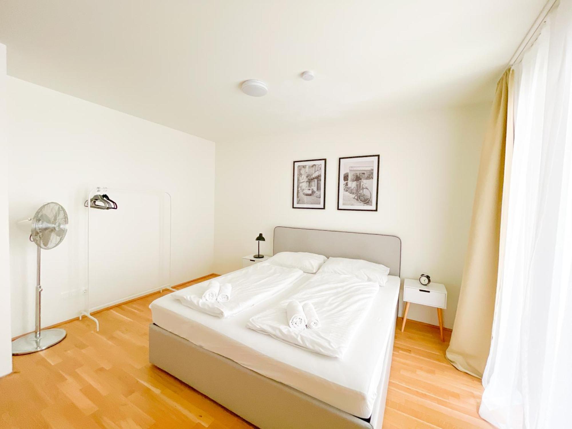 Whats-App Self-Check-In - 1Br Apartment, Near Airport,15 Min To Center Viena Cameră foto
